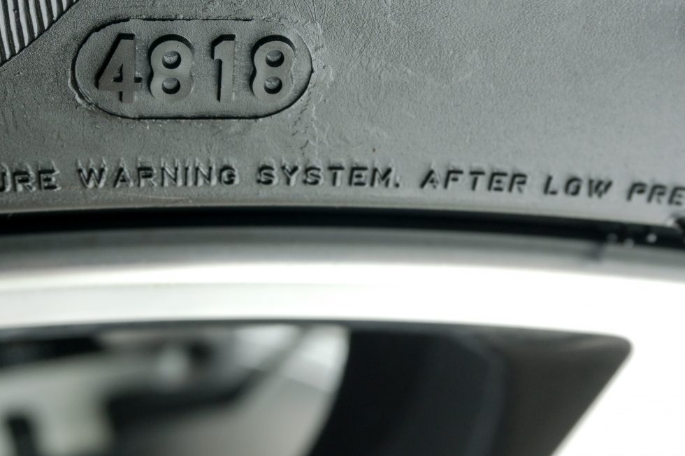 ¿Cuándo debo cambiar o rotar las llantas de mi auto?