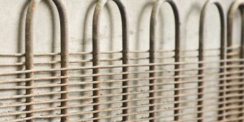 Limpiar el Refrigerador por la parte de atrás