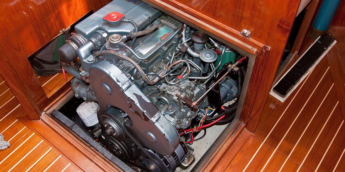 Cambia el Aceite y Filtro de tu Lancha