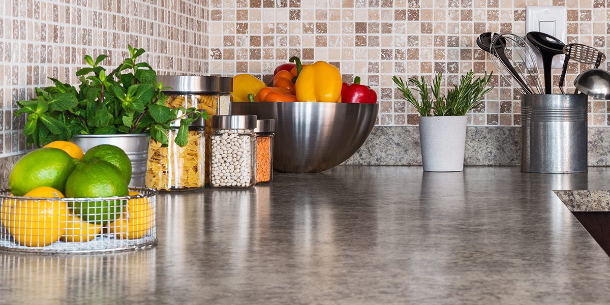 Elimina Manchas de tu Barra de la Cocina