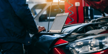 ¿Debes Reprogramar la Computadra de tu Auto?