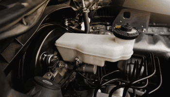 ¿El Líquido de Freno Afecta el Frenado de mi Auto?