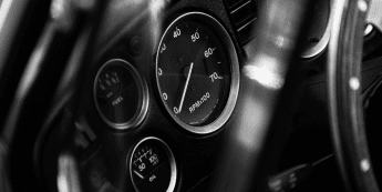 ¿Qué importa más: el kilometraje o el tiempo para el cambio de aceite?