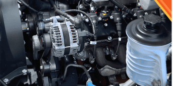 ¿Cómo funciona el sistema de enfriamiento de mi coche?