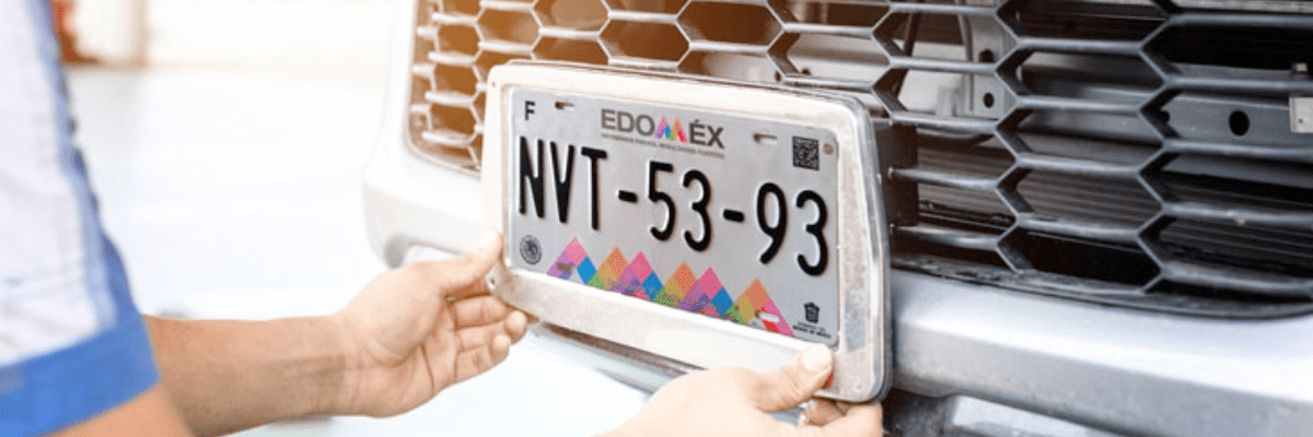 ¿Cómo puedo renovar las placas de mi auto en México?