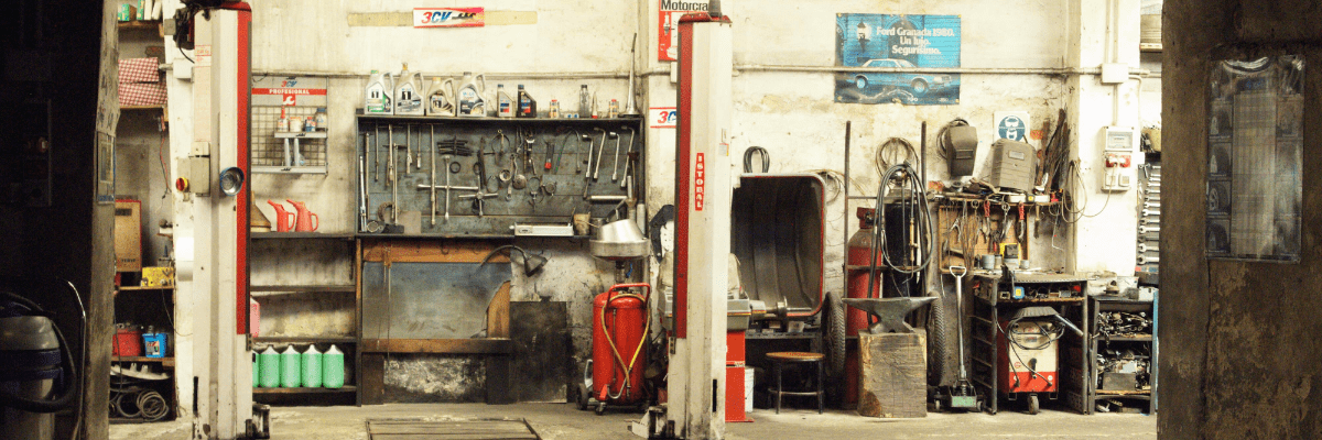 Señalizaciones para contenedores de desechos en talleres mecánicos y agencias automotrices