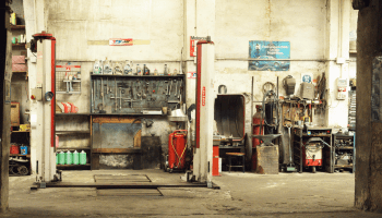 Señalizaciones para contenedores de desechos en talleres mecánicos y agencias automotrices