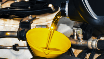 ¿Qué es mejor: cambio de aceite o relleno de aceite?