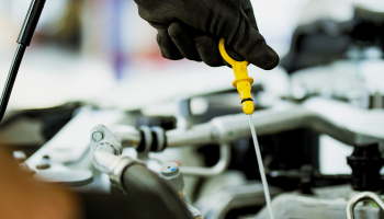 ¿Qué pasa si le pongo un aceite lubricante incorrecto a mi vehículo híbrido?
